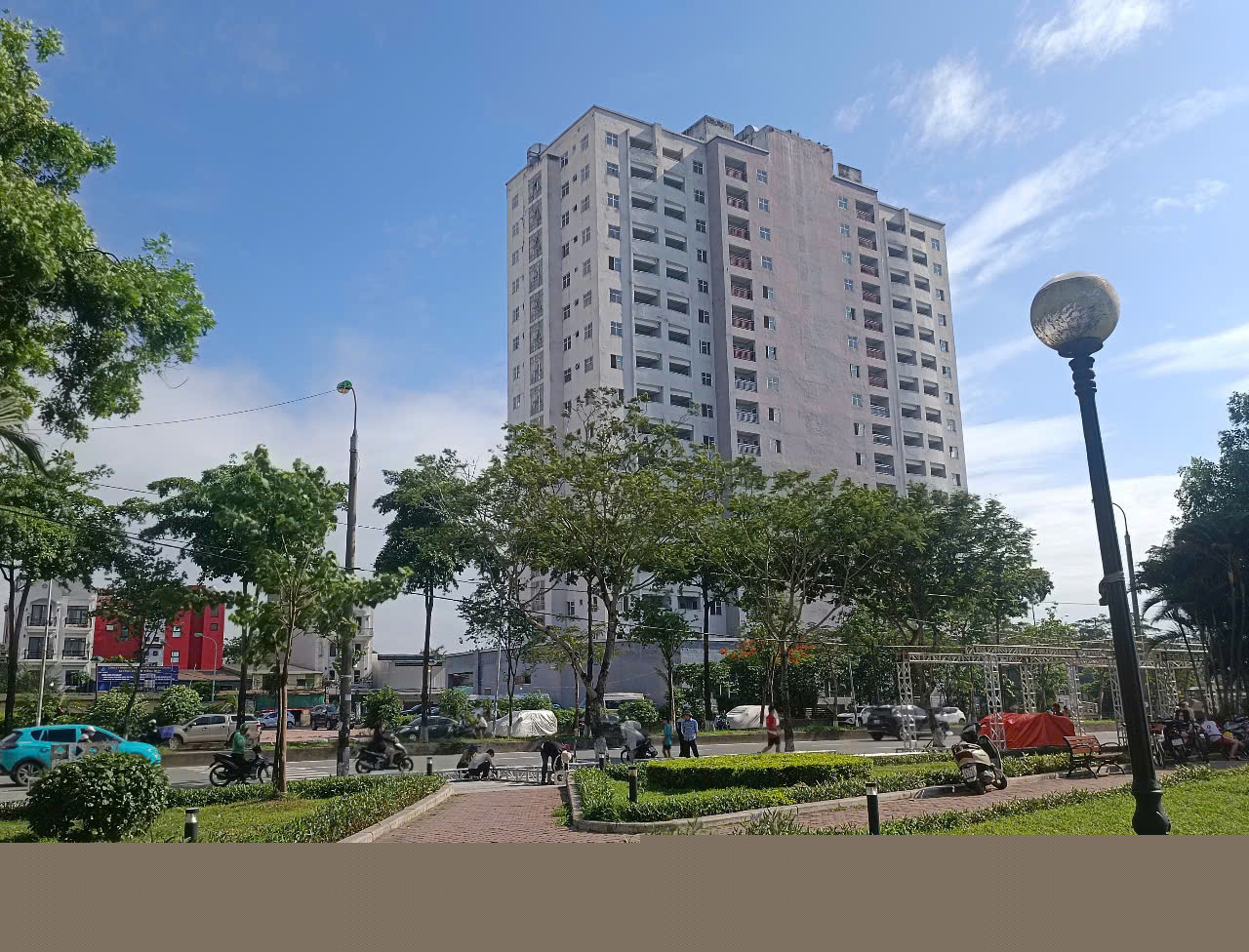 Bộ Xây dựng yêu cầu các đơn vị tiếp tục tập trung nghiên cứu, xây dựng trình Chính phủ, Thủ tướng Chính phủ 4 nhiệm vụ trọng tâm lớn, trong đó tiến tới thành lập Quỹ nhà ở xã hội quốc gia...