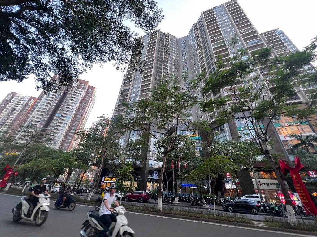 Gi&aacute; nh&agrave; li&ecirc;n tục thiết lập mặt bằng gi&aacute; mới,vượt xa tốc độ tăng thu nhập thực tế, gia tăng nguy cơ h&igrave;nh th&agrave;nh bong b&oacute;ng gi&aacute;. Ảnh: Thu Hiền