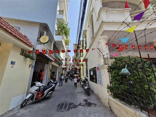 Giá nhà ở riêng lẻ tăng vọt, dòng tiền dịch chuyển sang căn hộ chung cư